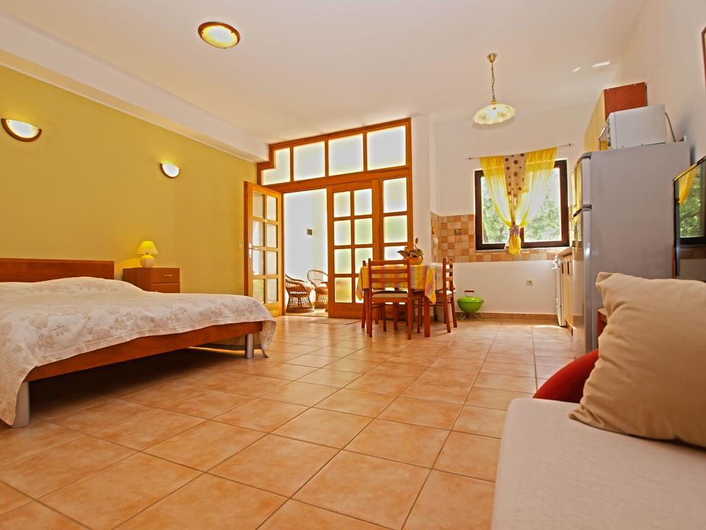 Apartments Milio 1105 Fažana Buitenkant foto