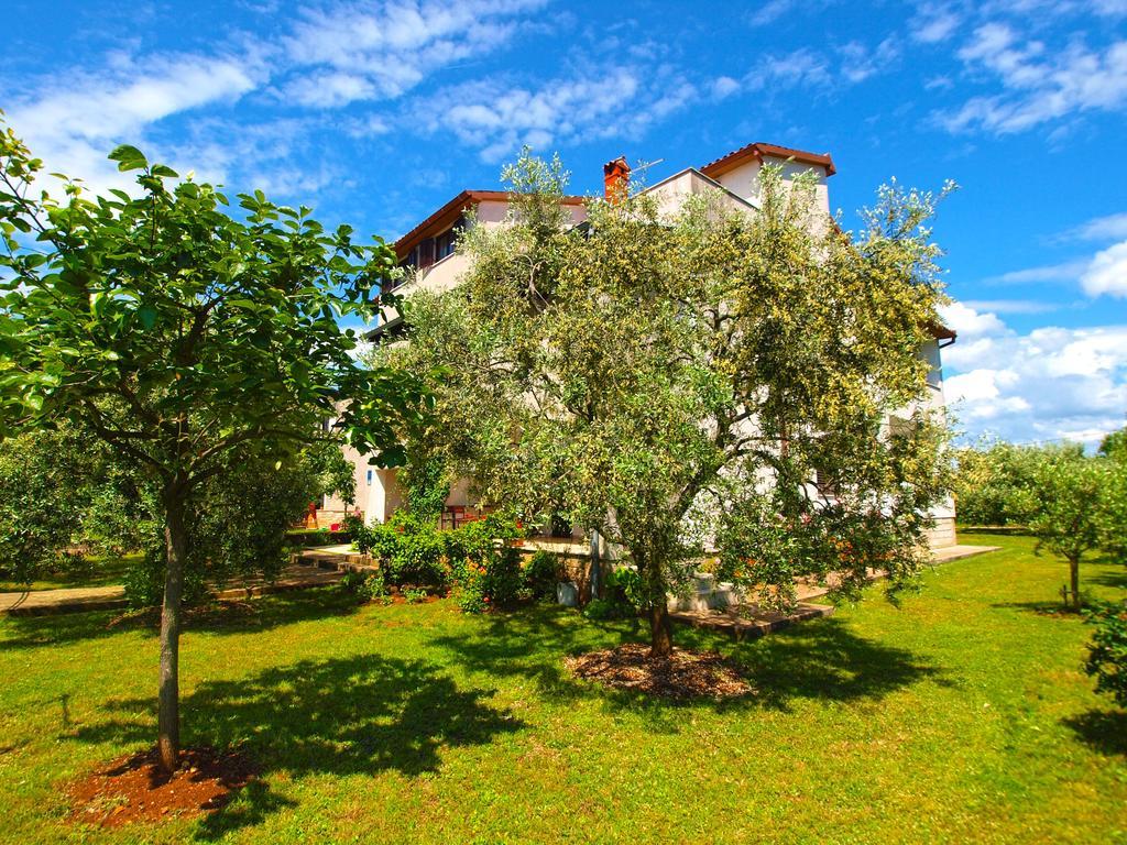 Apartments Milio 1105 Fažana Buitenkant foto